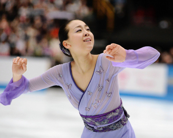 浅田真央の乳首がうっすら見えてる・・・・・・・