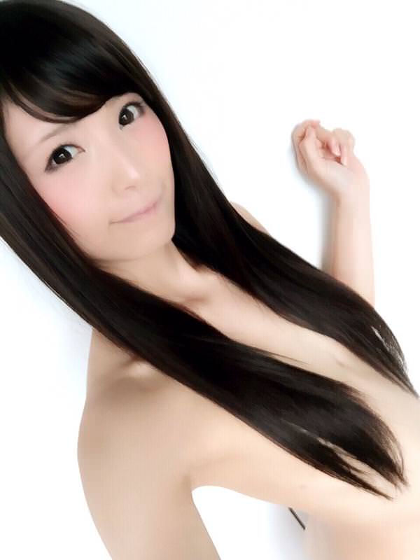髪の毛でおっぱい隠してる髪ブラ 15
