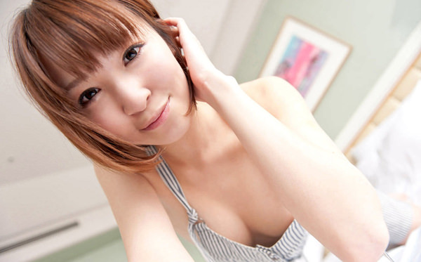 ノーブラでオーバーオール姿の女の子 10