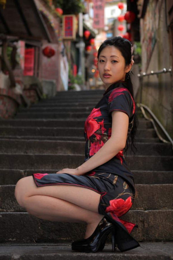 チャイナドレスの美脚 5