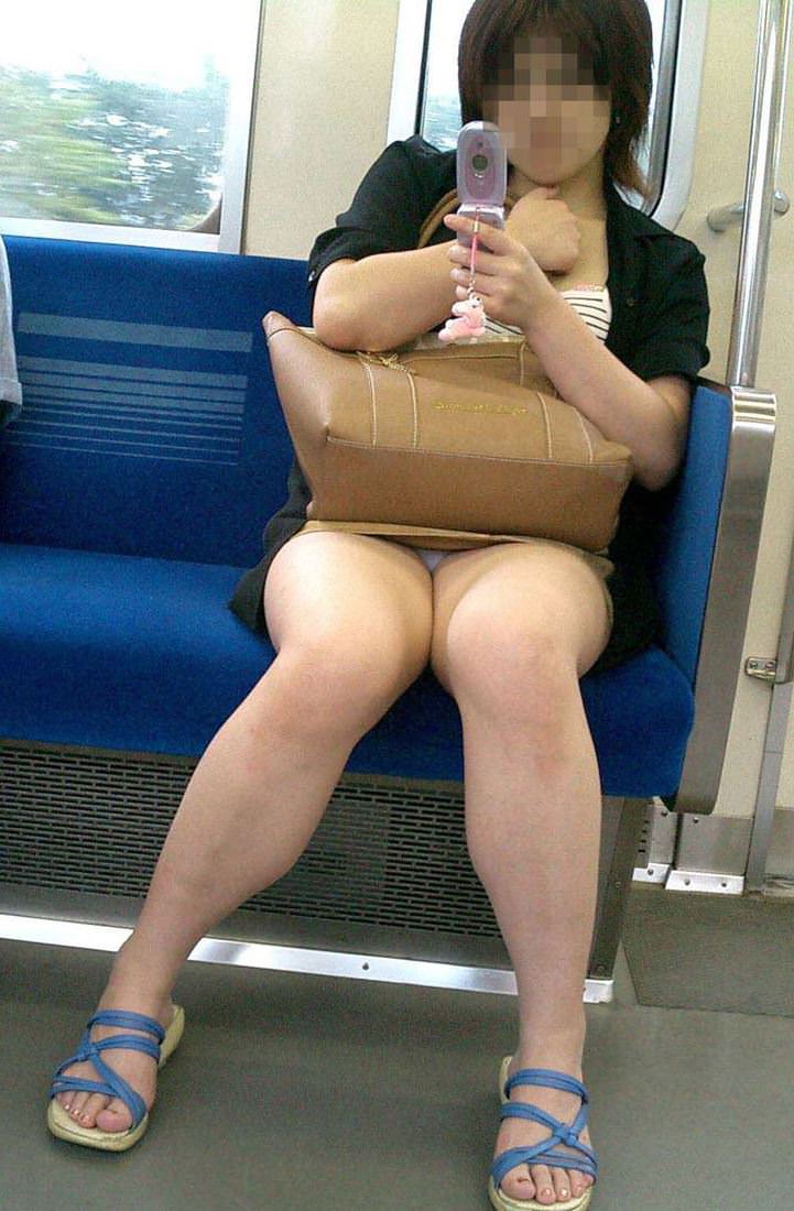 Japanese train upskirt