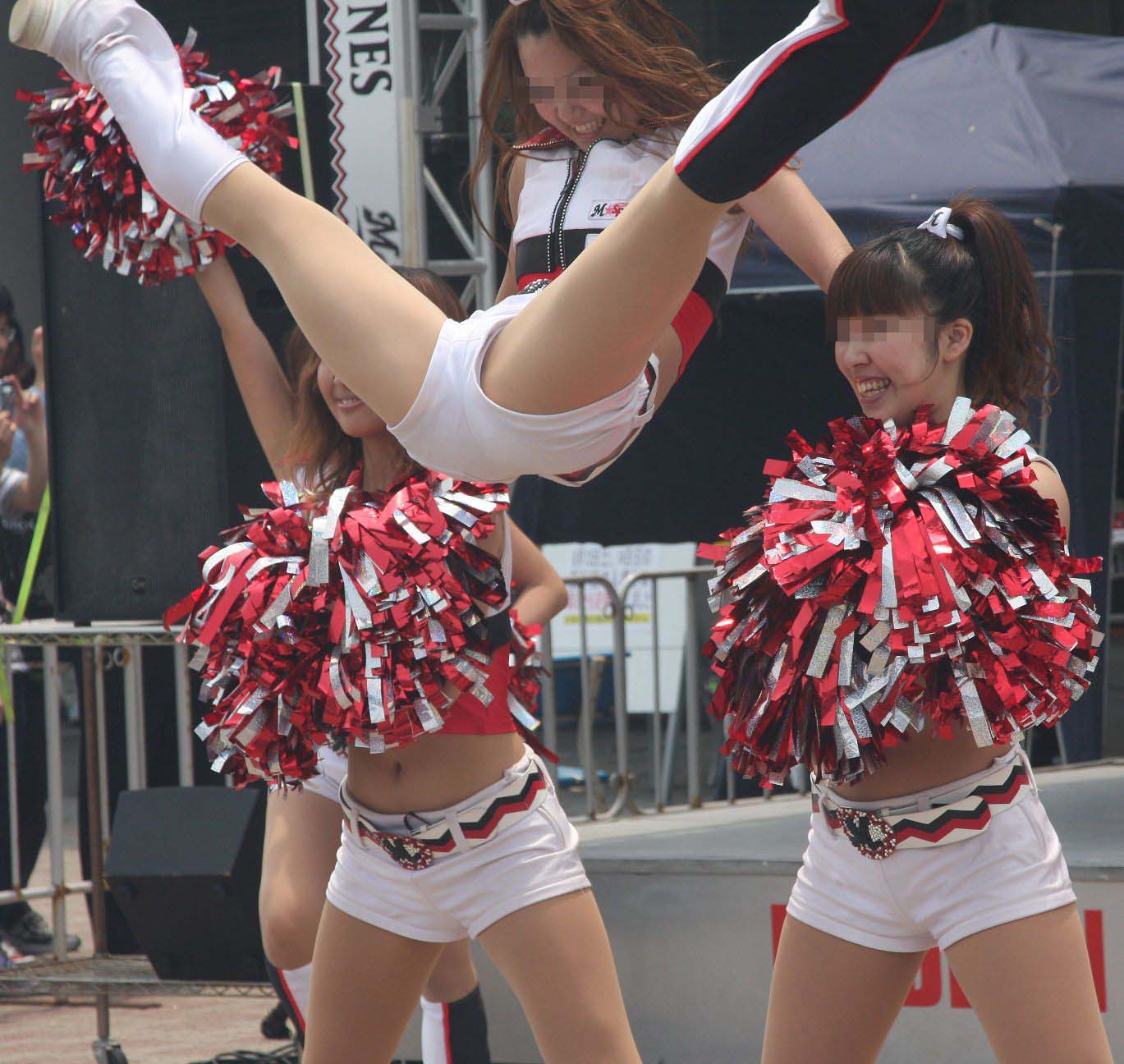 Taiwan cheerleaders distract video