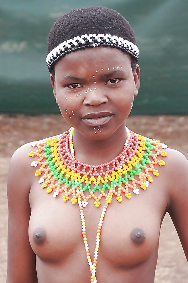 裸族のアフリカ原住民 31