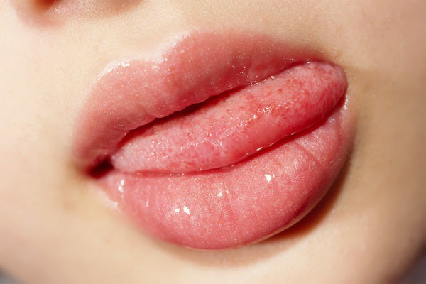 プルンプルンの唇の接写 2