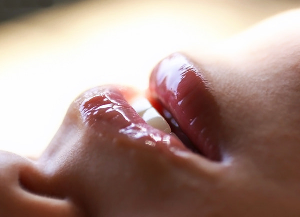 プルンプルンの唇の接写 8