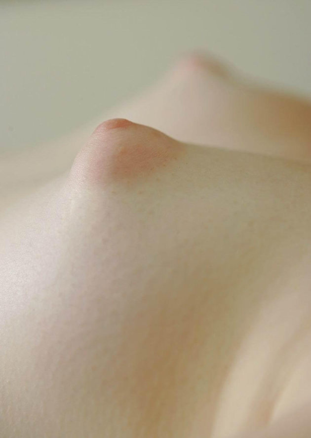白い乳房でピンクの乳首のおっぱい 43