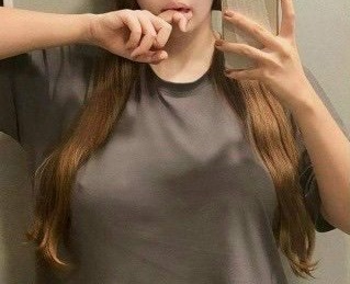 【画像】まんさん(19)「巨乳がTシャツ着るとめっちゃ太って見えるけど実際はこう」ﾊﾟｼｬ