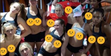【画像】アメリカ女子バレー部員さんの乳首レベルが高すぎるｗｗｗｗｗｗｗｗｗｗｗｗｗ