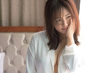 【画像】磯山さやかさん(40)の写真集、売れまくってしまう