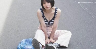 吉岡里帆さん、パイオツを揉みしだく衝撃の画像が晒されてしまう…（※画像あり）