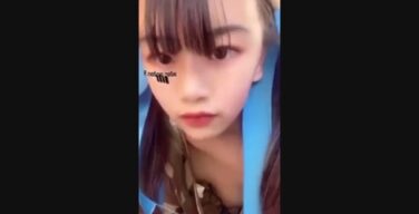 【乳首ポロリ】無防備すぎる素人女子が生配信でヤラかしてしまったエロハプニングまとめｗｗｗｗ