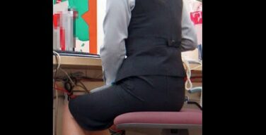 【個人撮影】昼休み中、休憩室で人妻事務員さんにチンコ入れさせてもらったｗｗｗｗｗｗｗｗｗｗｗ