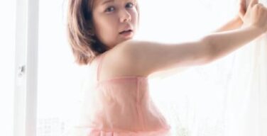 村重杏奈、乳首おっぱい！お尻のワレメも透けて丸見えがエロすぎるｗｗｗｗｗｗｗ