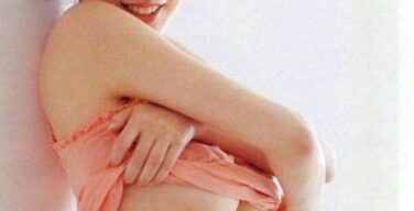 吹石一恵、下乳おっぱい！乳首ギリギリ全裸ヌードがエロくてたまらんｗｗｗｗｗｗ
