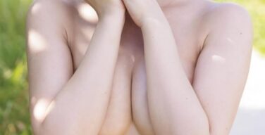 元SKE北野瑠華(25)が1st写真集で野外セミヌード披露