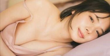 岡田紗佳、ケツ丸出し！おっぱい見せまくり写真集がエロすぎるｗｗｗｗｗｗｗ