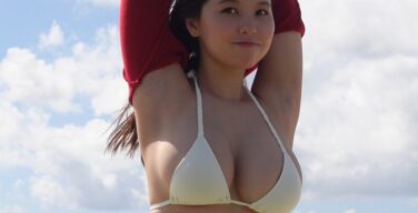 【画像】元NMB48・本郷柚巴さん(21)、推定Iカップ爆乳を晒してしまうｗｗｗｗｗ