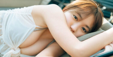 【驚愕】大原優乃さん、お乳大放出の寝そべりショットがヤバいｗｗｗ