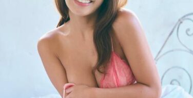 橋本梨菜、ブラジャー外して片乳露出！Gカップおっぱいがエロすぎるｗｗｗｗｗｗ