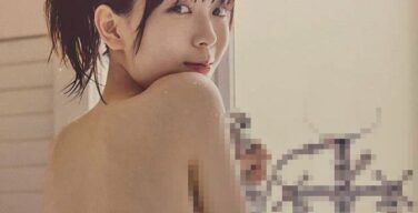 乃木坂46・岩本蓮加、エロ写真集でセミヌード解禁するも、蛇口に反射しおっぱい映り込みｗｗｗ