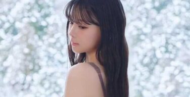 重盛さと美(36)、Tバックでプリ尻を大公開してしまうwww