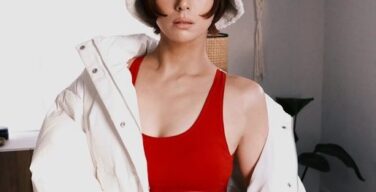【画像】西内まりや(30)さん、淫スタで赤いランジェリー姿を披露ｗｗｗｗｗ