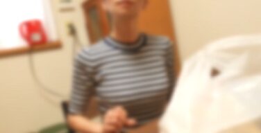 【動画あり】妊娠中の妻の手伝いに来た義母に口で抜いてもらった