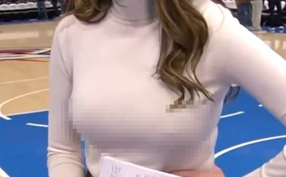 【動画】 金髪まんさん、驚かされ乳首がビンビンになってしまうｗｗｗｗｗ