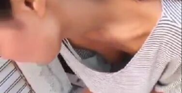 【投稿動画】街頭アンケートに答えてくれたお姉さんの乳首が見えてるんだがｗｗｗｗｗｗｗ