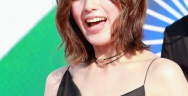 【画像】筧美和子さん(31)映画祭で前屈みおっぱいを披露wwwwwwwwwwwwwwwwwwwwwwww