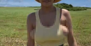 グラドルさんのおっぱい、はみ出してしまう…