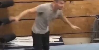 【動画】恵体女さん、屈強な男をわからせる…