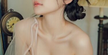 顔面最強グラドル、エッチな変形水着でプリップリのお尻を大胆披露ｗｗｗ 高崎かなみエロGIF動画あり