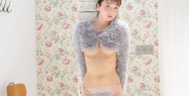 【画像あり】芹那さん(40)ほぼ裸wwwwwwwwwwwwwwwww
