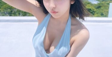 十味ちゃん、エッチな巨乳ビキニ姿を大胆披露！進化した王道グラビア、最高すぎた！（エロGIF動画あり）