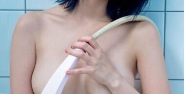 永尾まりや、おっぱいエロすぎ！乳首だけ隠した全裸ヌードがたまらんｗｗｗｗｗｗ