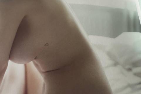 長濱ねる、おっぱいセミヌード！乳輪が見えてると話題にｗｗｗｗｗｗｗｗ