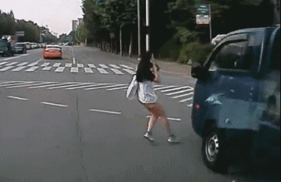 【gif】まんさん、ギリギリセーフ