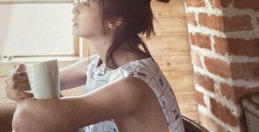 巨乳の元アイドル長濱ねるさん、半裸写真集でタトゥーがバレて炎上