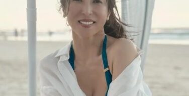 【画像】かとうれいこ（56）が30年ぶり写真集発売