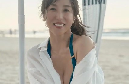 【画像】かとうれいこ（56）が30年ぶり写真集発売