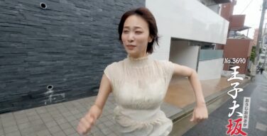 【画像】テレ朝の気象予報士さん、たっぷりお乳を全力で揺らしてしまうｗｗｗｗｗ