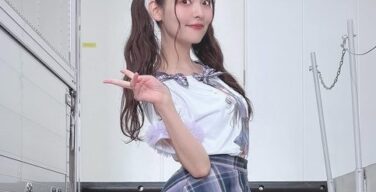 【画像】あたシコ姫・上坂すみれ（33歳）、ミニスカであたシコwwwww