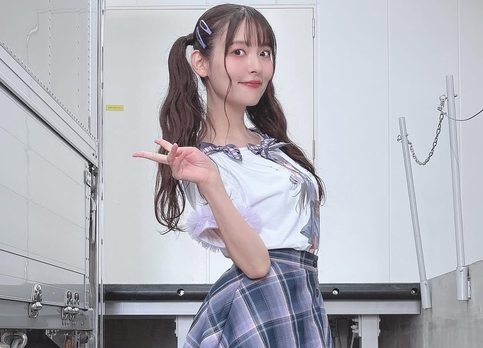【画像】あたシコ姫・上坂すみれ(33歳)、ミニスカであたシコwwwww