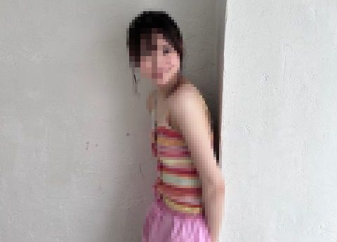 ガチで貧乳すぎるアイドルが見つかってしまう…