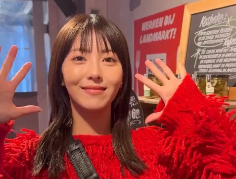 【動画】浜辺美波さん、ついにおへそを解禁wwww