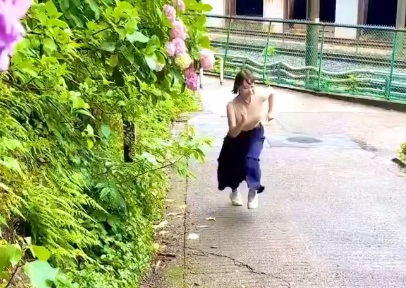 【動画】おっぱいデカすぎ気象予報士のダッシュ