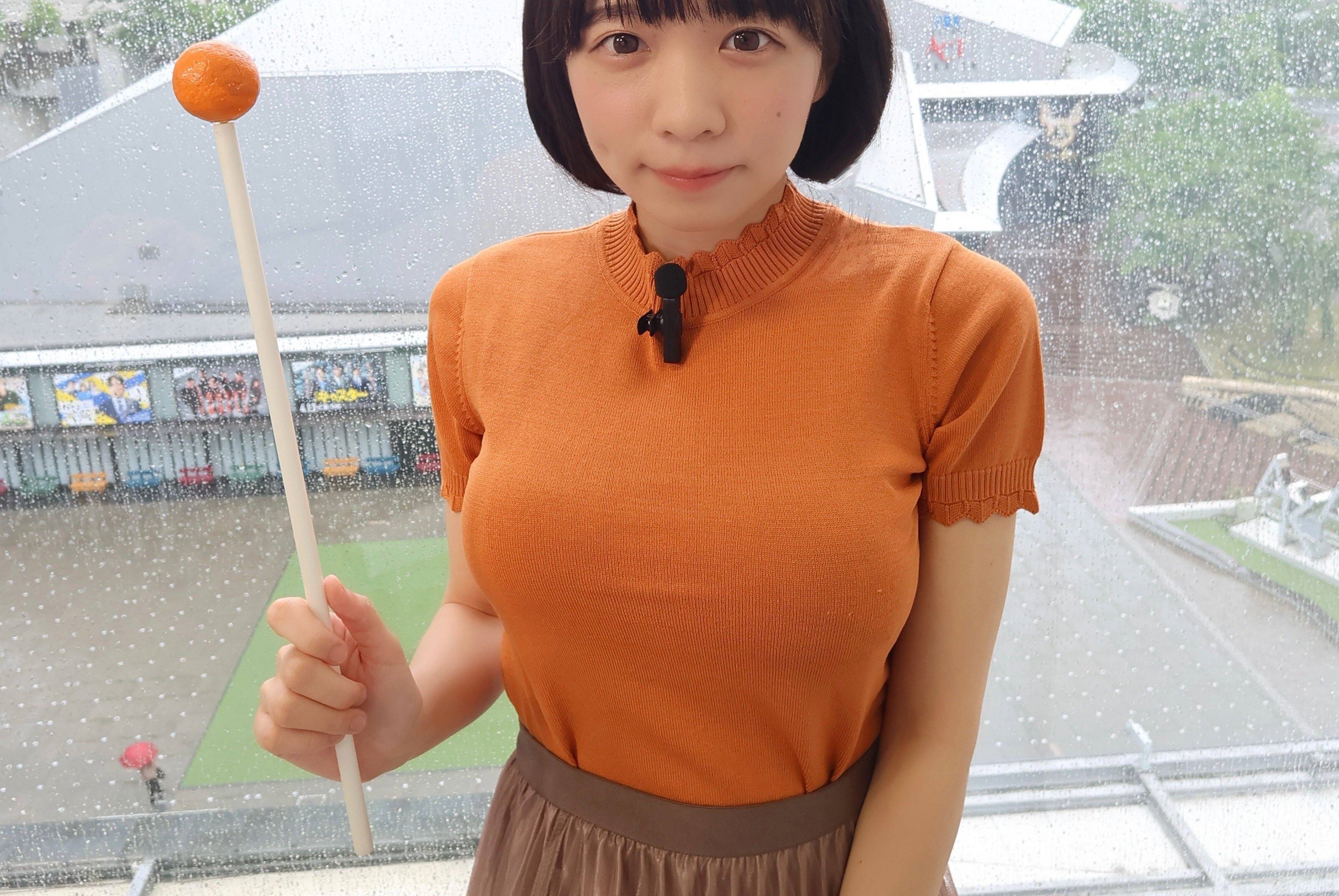 ニットおっぱいの気象予報士さんwwwww