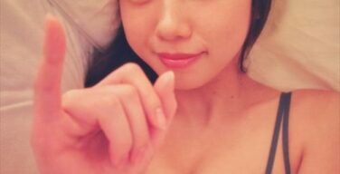 齊藤京子さん、下着1枚でお胸の膨らみ披露！元日向坂アイドルの下着グラビアがエロいｗｗｗ