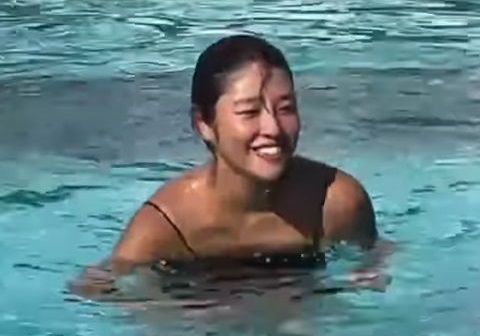 岡副麻希、エロ水着姿をSNSで投稿！健康的な身体を晒すｗｗ（GIF動画）
